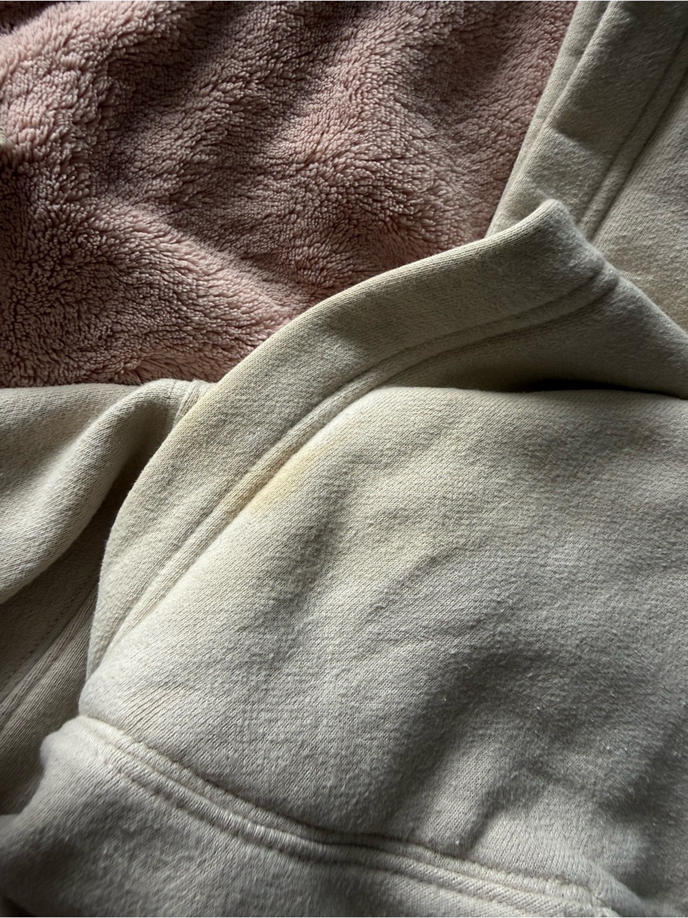 Minimalist Sweatshirt in Beige - Picture 4 of 4